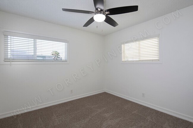 Building Photo - 2 WEEKS FREE!!! 2 BR with Partial Bay Views and Parking!