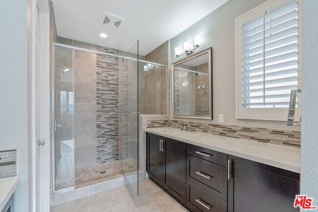 Building Photo - 12860 S Seaglass Cir