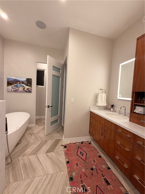 Building Photo - 1501 Elm Ave