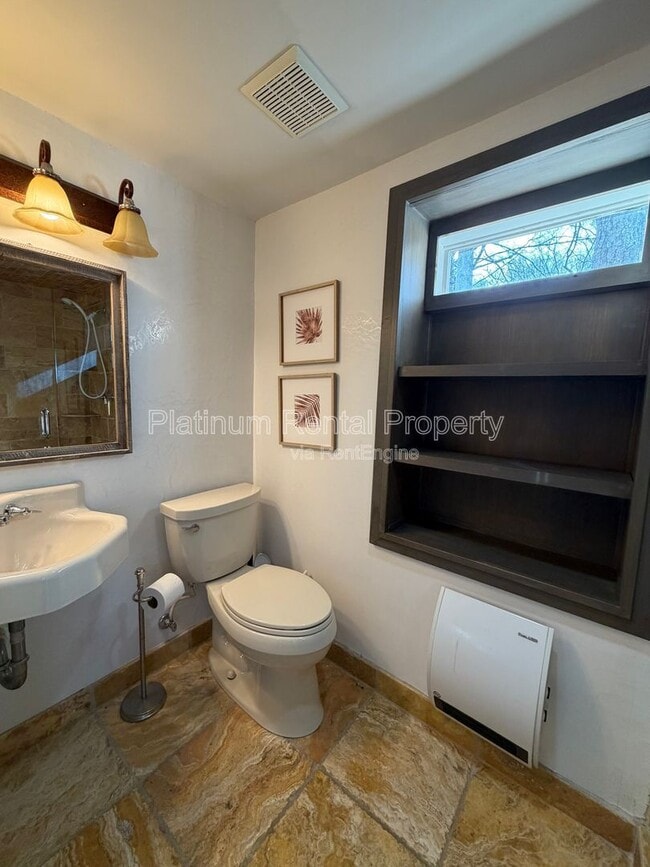 Building Photo - 835 Timber Lake Trail