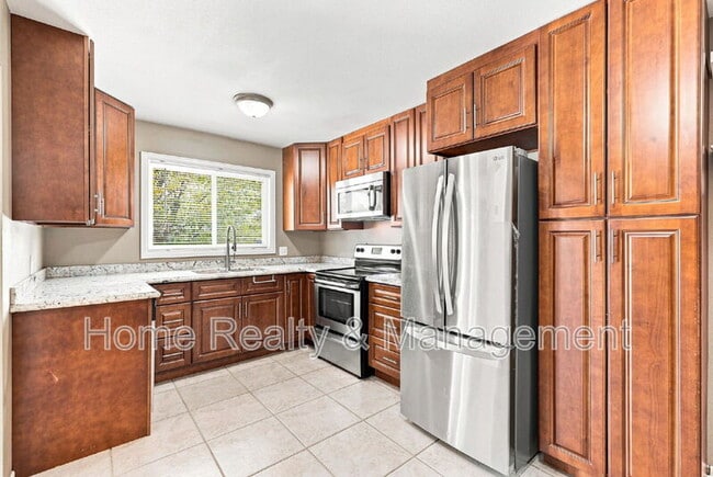 Building Photo - 10807 Larry Dr