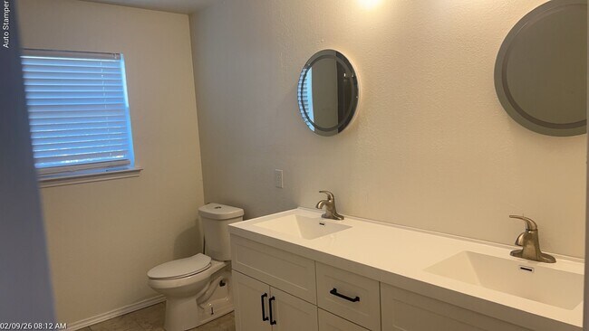 Building Photo - 1008 Meadowlark Dr