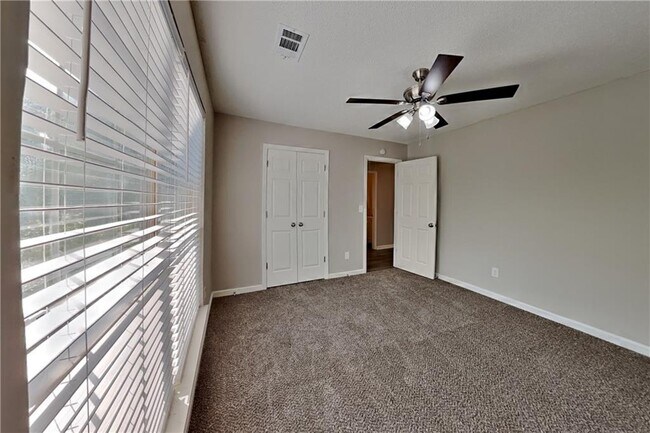 Building Photo - 679 Fernstone Trail