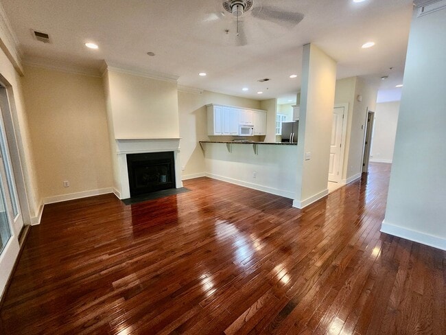 Building Photo - Luxury condo in Charleston National with g...