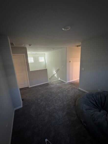 Building Photo - 10974 Cambridge Lakes Ave