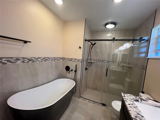 Building Photo - 2533 Rio Tiber Dr