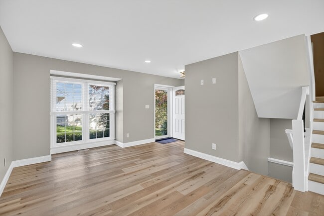 Building Photo - 3459 Howell Ct