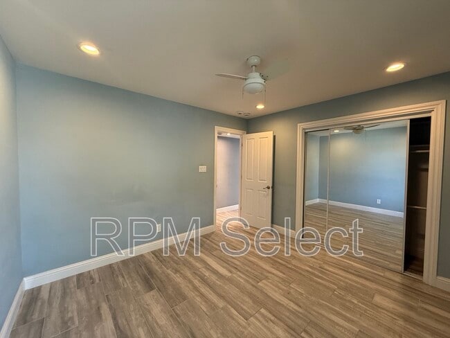 Building Photo - 23 Sail Ct
