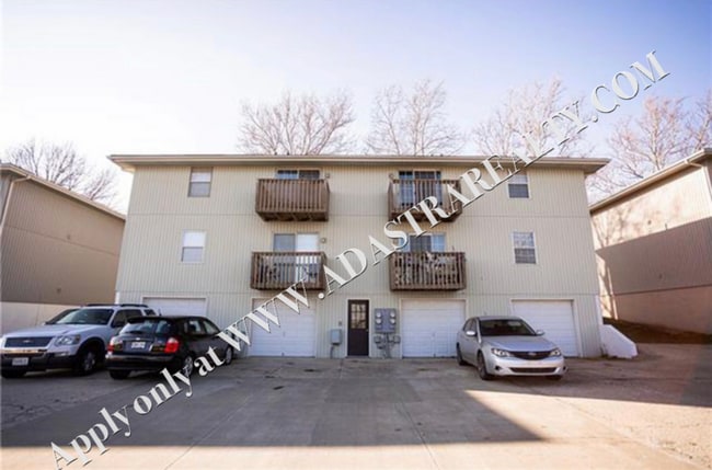 Building Photo - Affordable Living in Kansas City-Available NOW!!