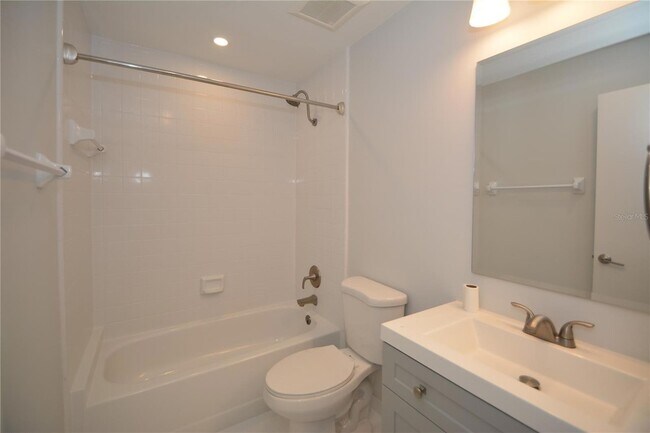 Building Photo - 14 Bolling Ln