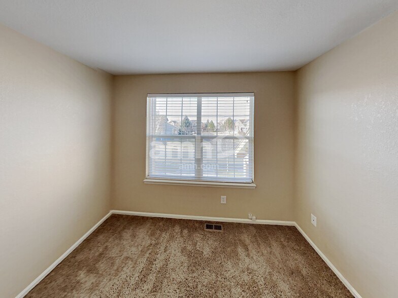 Building Photo - 3910 S Quatar St