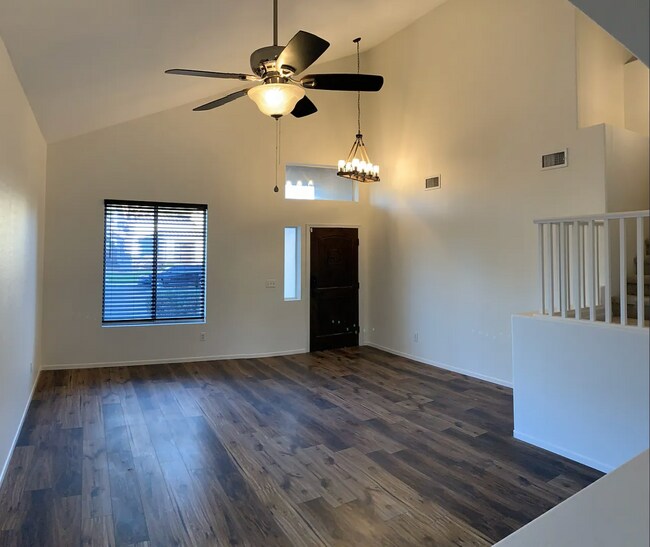 Building Photo - 309 Teal Ridge Hills Dr