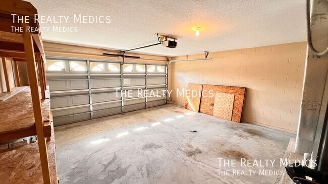 Building Photo - 1481 Woodfern St