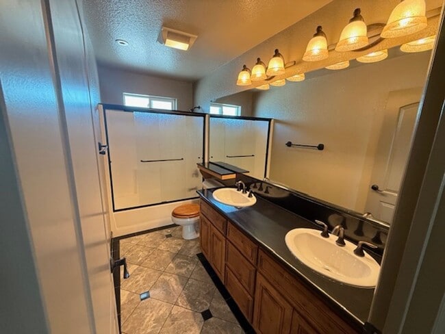 Building Photo - 2-Story Rodeo Home with Beautiful Spacious...
