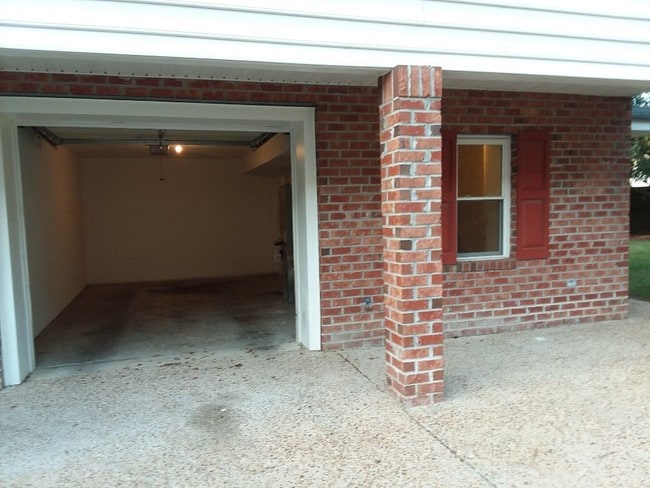 Building Photo - 8550 Tidewater Dr