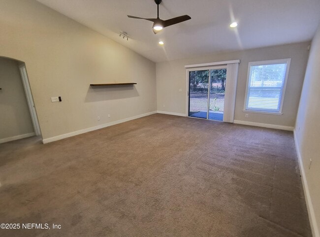 Building Photo - 6781 Plum Lake Dr N