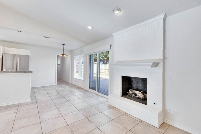 Building Photo - 7709 Shoal Creek Blvd