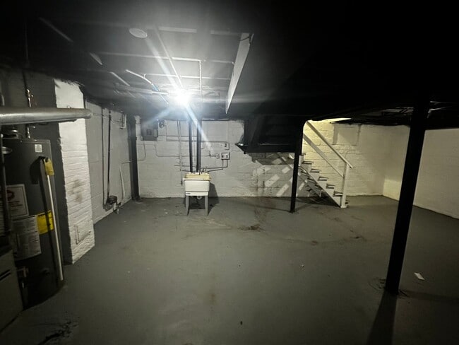 Building Photo - 3 Bedroom Home in Gary