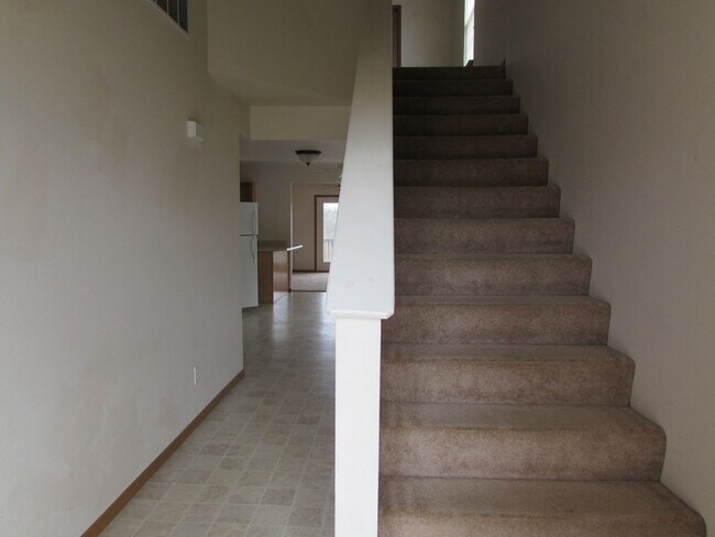 Building Photo - 7616-MF2-E4