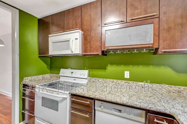 Building Photo - 309 St Charles Ct