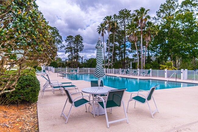 Building Photo - Luxury 3-bedroom - 4 bath with garage