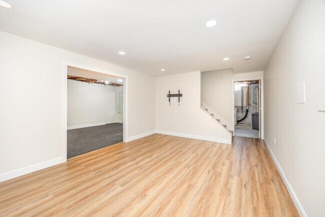 Building Photo - 125 Fieldstone Dr