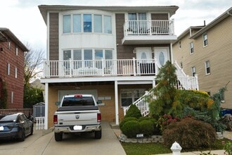 Building Photo - 450 Jefferson Ave