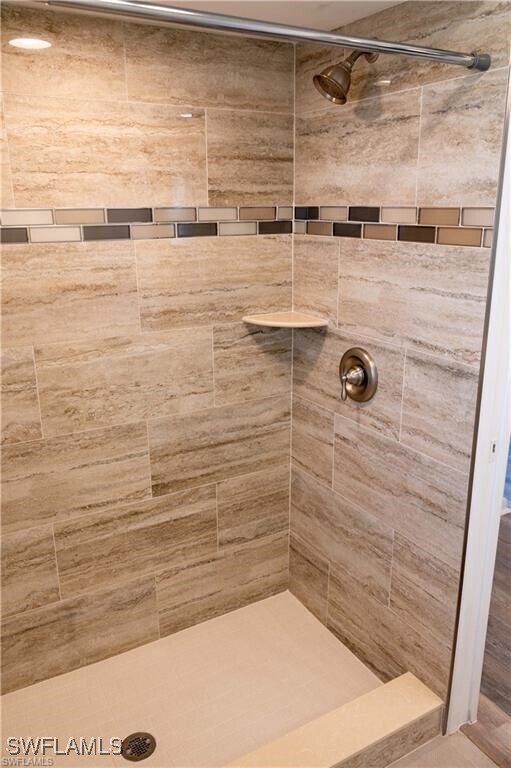 Building Photo - 5654 Eichen Cir