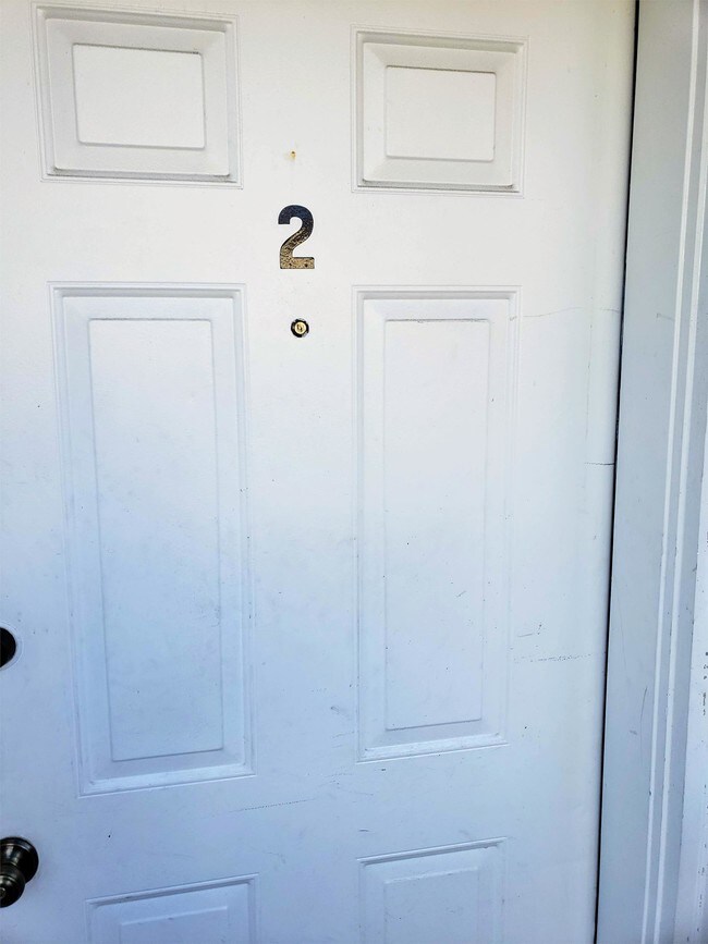 Building Photo - 1108 E Maryland St