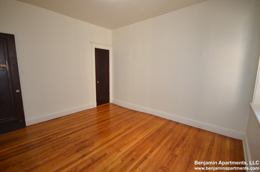 Building Photo - 1965 Commonwealth Ave