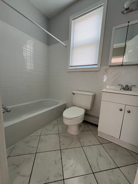 Building Photo - 982 Dixwell Ave