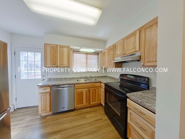 Building Photo - 4725 Picturesque Dr