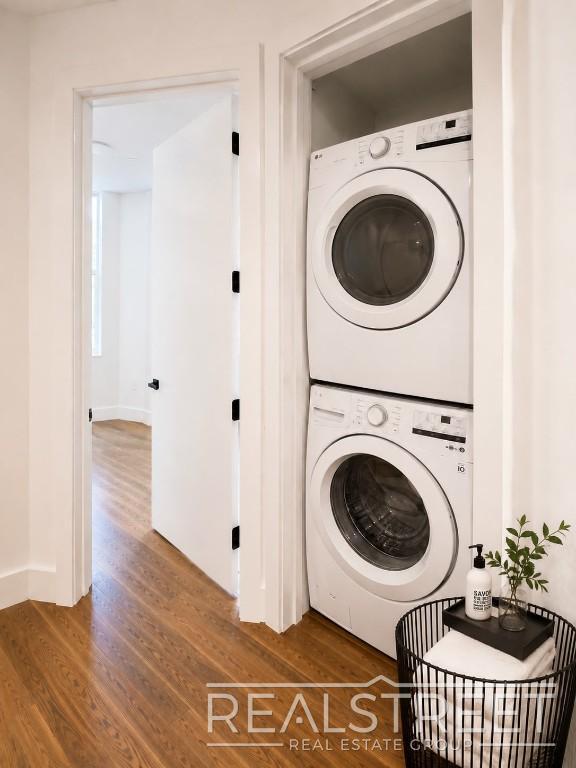 Building Photo - Modern Two-Bedroom with In-Unit Laundry and G Train Access — Available September 1