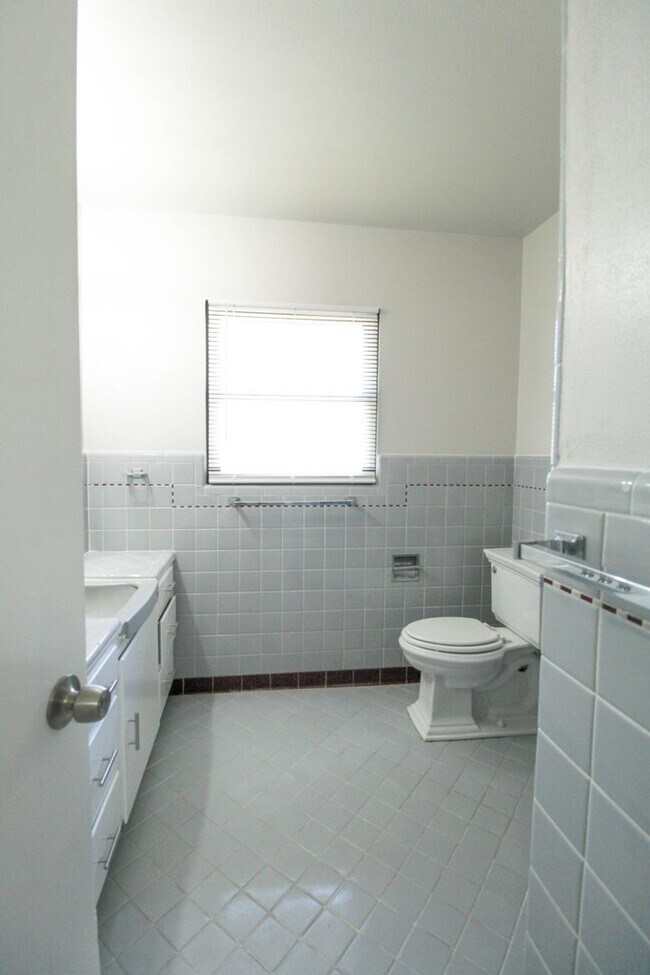 Building Photo - 434 Cosgrove St