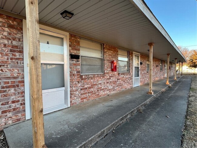 Building Photo - 400 N Campbell Dr