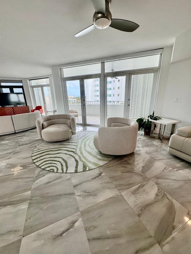 Building Photo - 300 SE 5th Ave