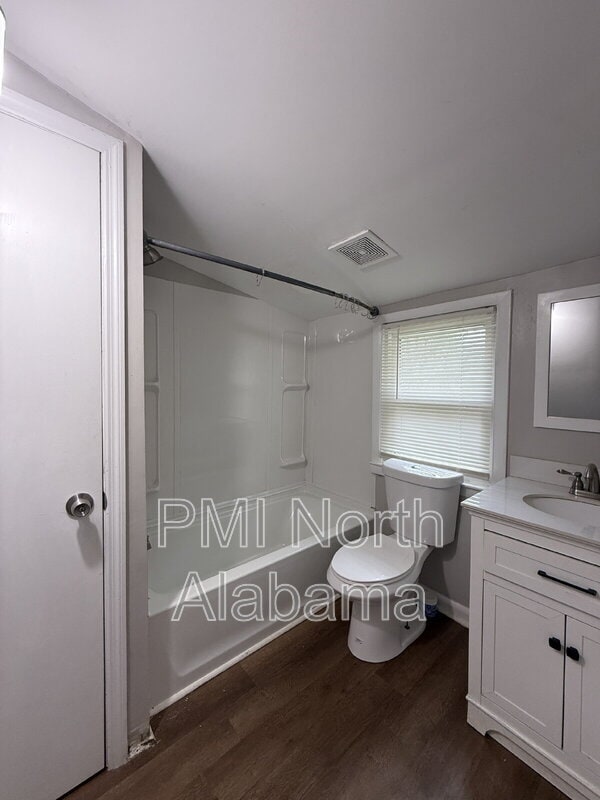 Building Photo - 2024 1st St SW