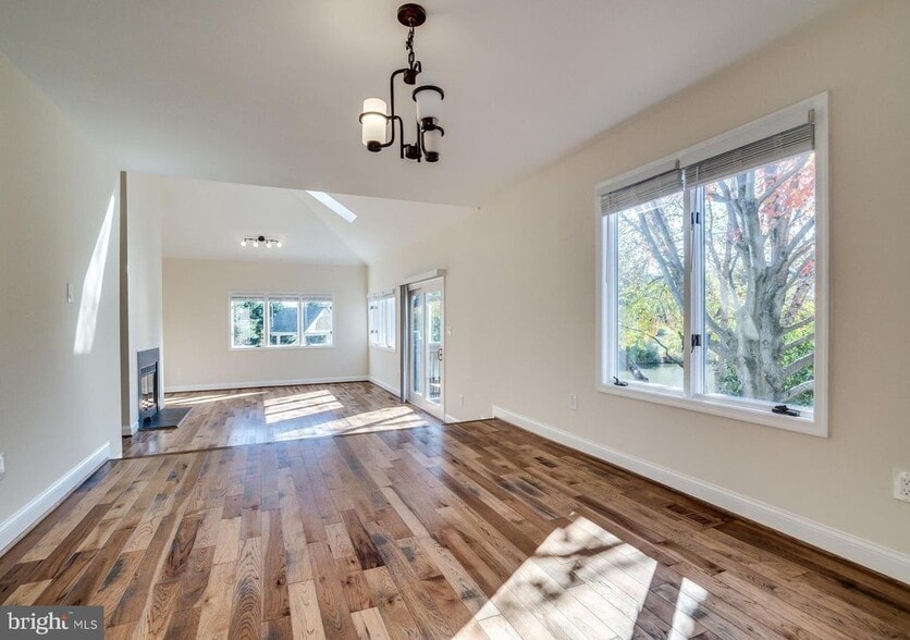 Building Photo - 6505 Gretna Green Way