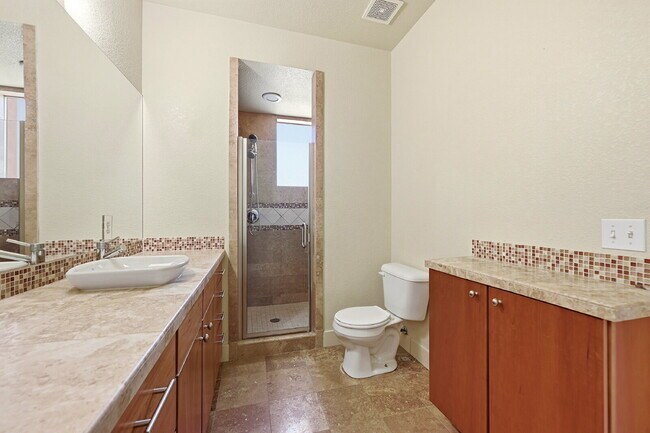 Building Photo - $2,595.95- 3 Bed, 3 Bath Townhome in Aurora with Central AC and In Unit Laundry!