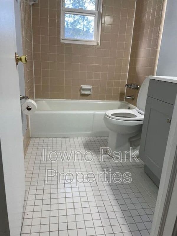 Building Photo - 1753 Davidson Dr