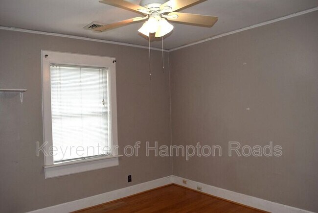 Building Photo - 4809 Colonial Ave