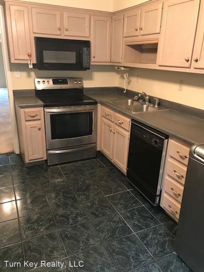 Building Photo - 177 Old Montgomery Hwy