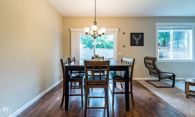 Building Photo - 3 bedroom Home Covered Patio home has AC !!!