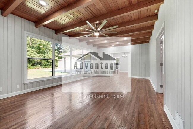 Building Photo - 1099 Pine Valley Rd