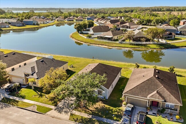 Building Photo - 1000 Vaquero Ln