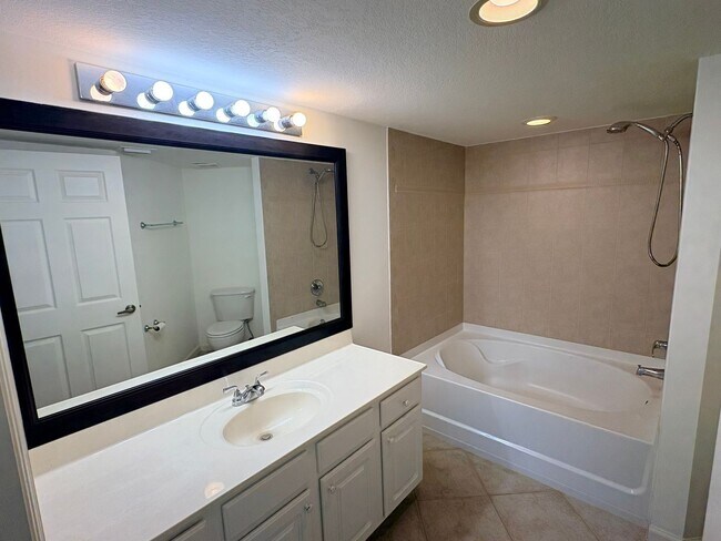 Building Photo - 4127 Residence Drive