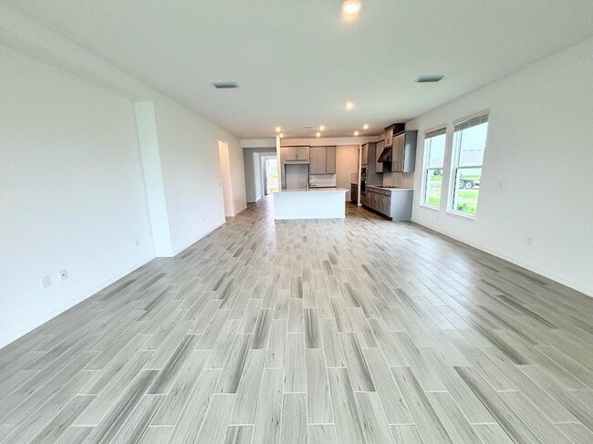 Building Photo - 9299 Lorenzo Wy