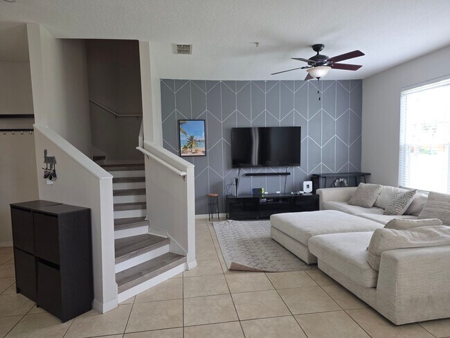 Building Photo - Three Bedroom Townhome at Carter Glen in Orlando