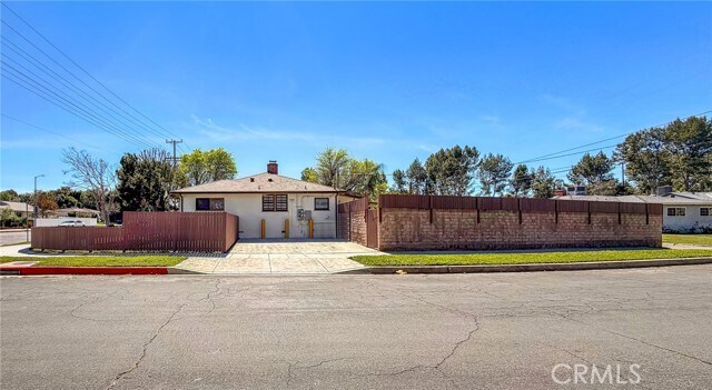 Building Photo - 6139 Tampa Ave