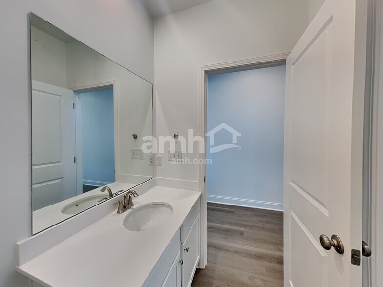 Building Photo - 228 Argea Dr